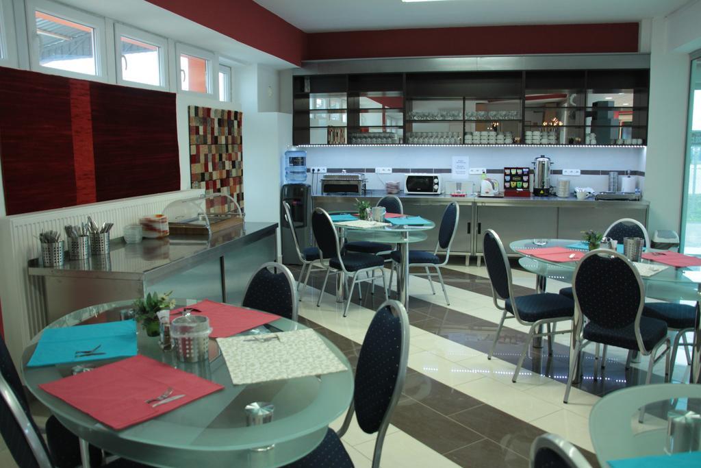 Tisza Corner Hotel 3*
